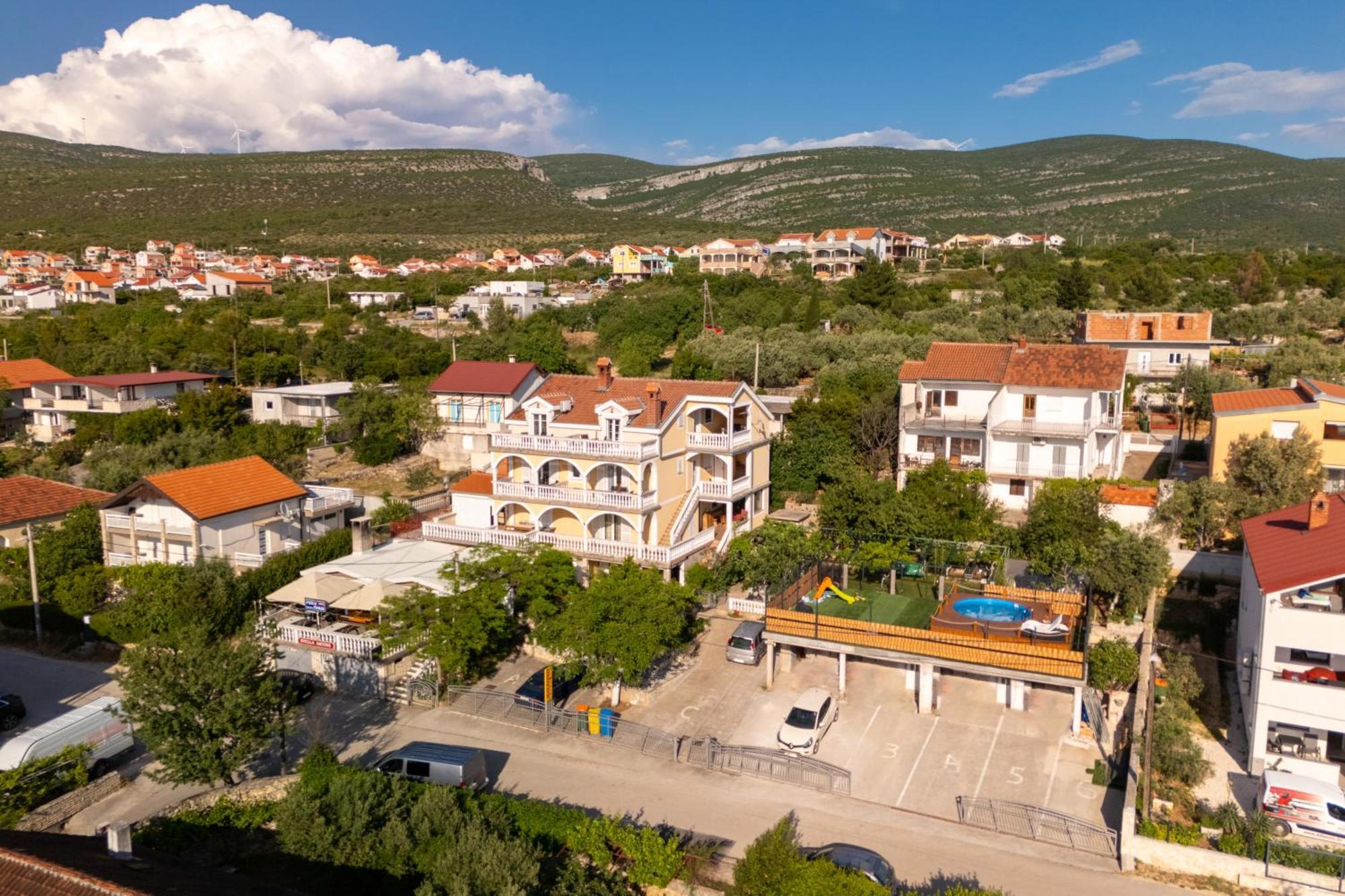 Apartments Milic Gornji Karin Exteriér fotografie