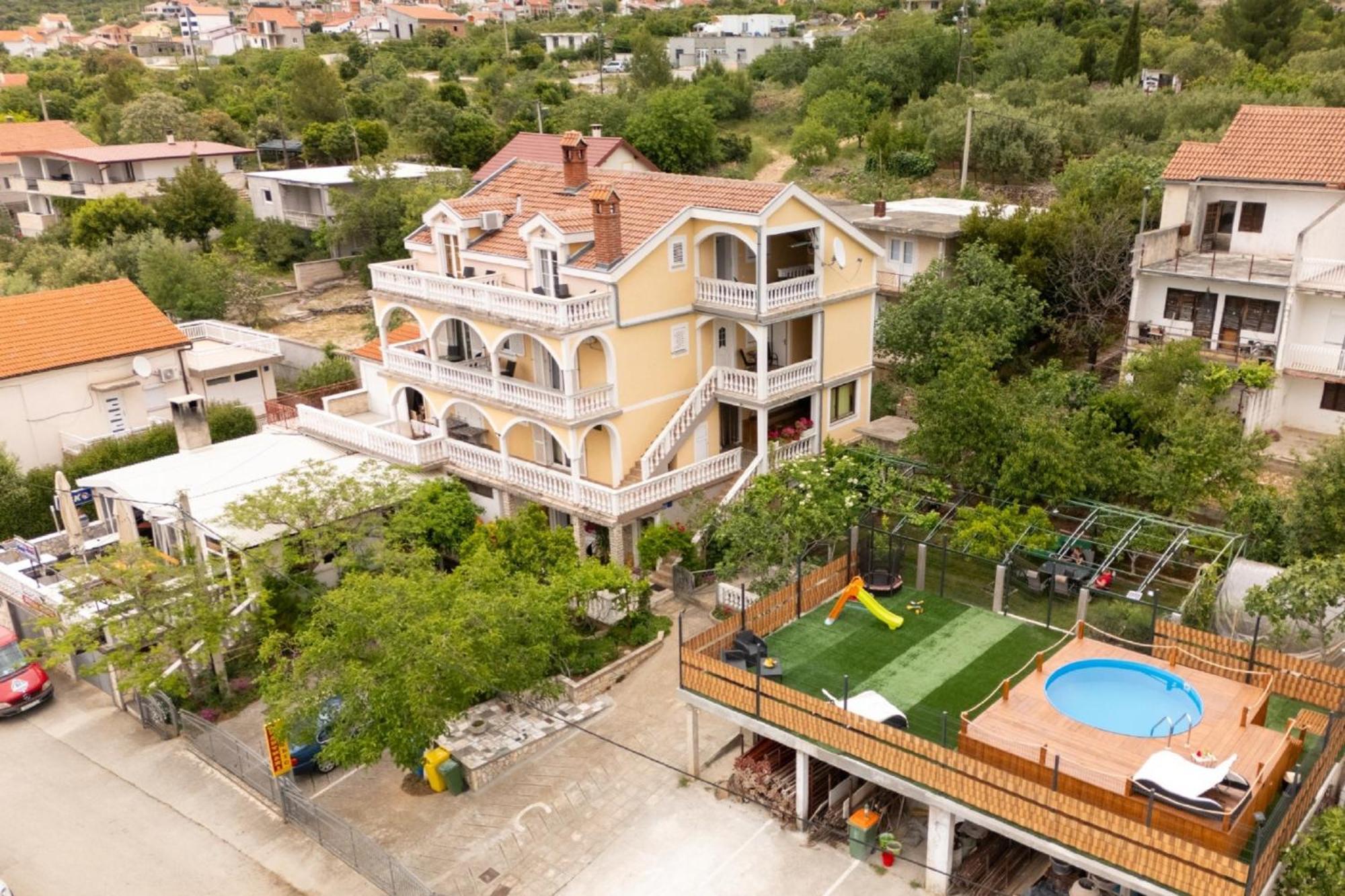 Apartments Milic Gornji Karin Exteriér fotografie